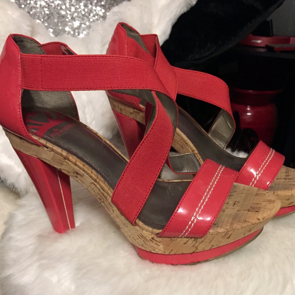NEW! Fergilicious Giselle Coral Platform High Heel